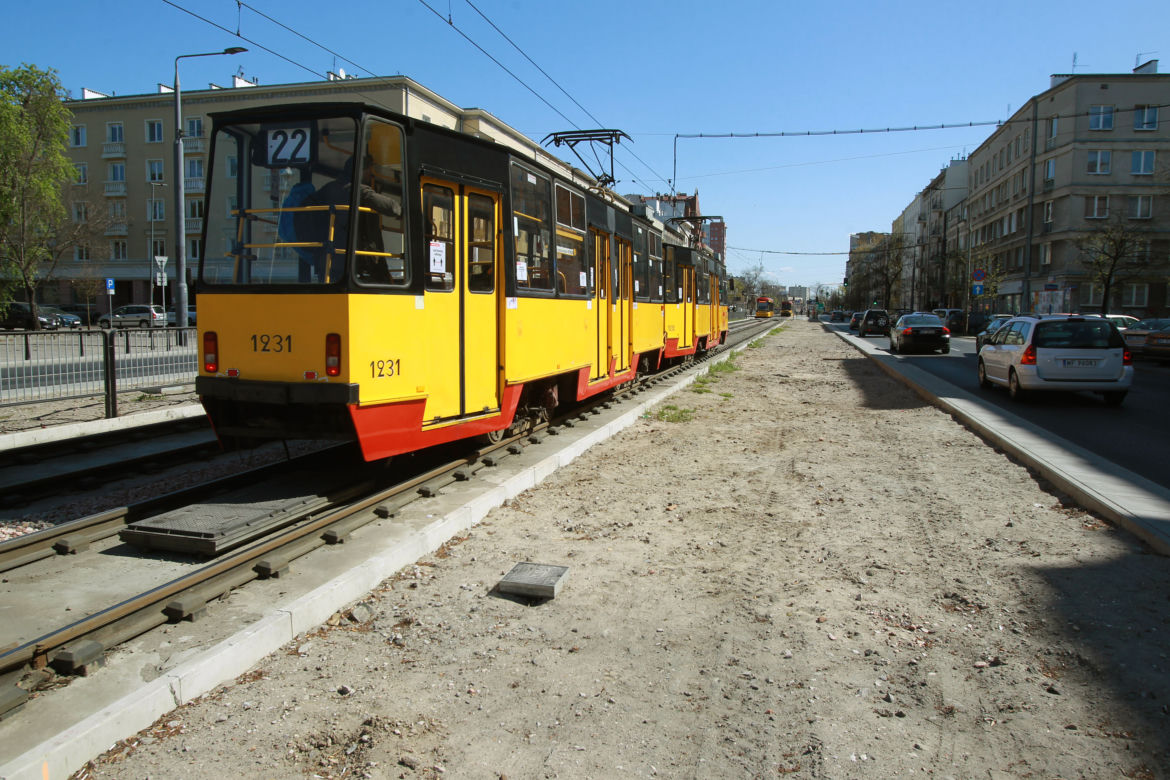 Miała być trawa a jest szary beton