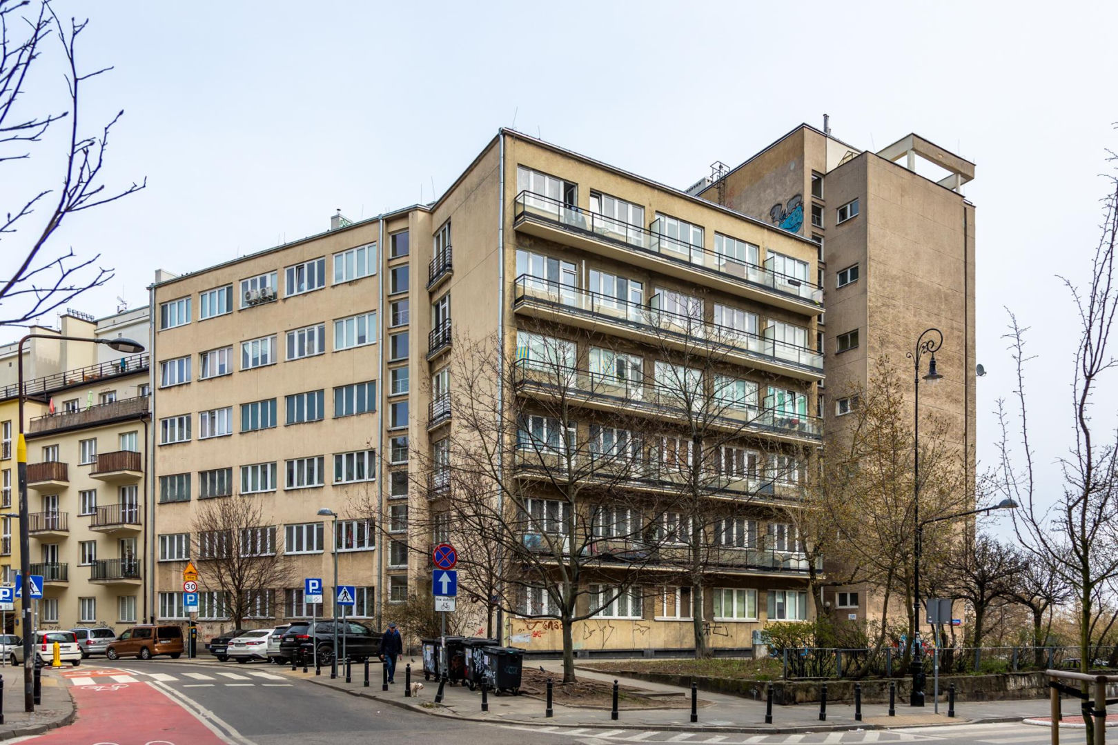 Wieżowiec przy ul. Sewerynów 4 w Warszawie