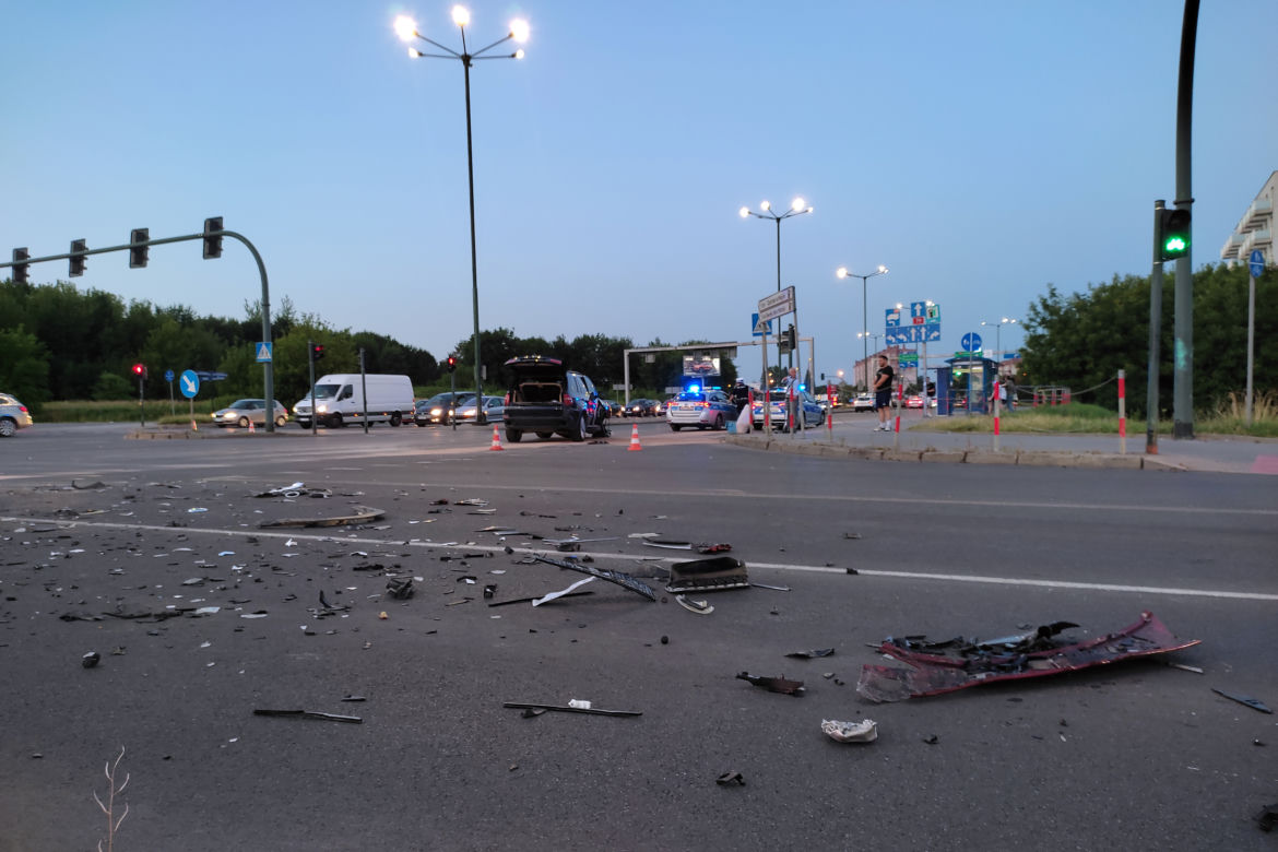 Wypadek na skrzyżowaniu ulic Stella Sawickiego i Bora Komorowskiego