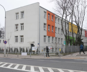 Te szkoły w Warszawie zamknięto przez COVID 