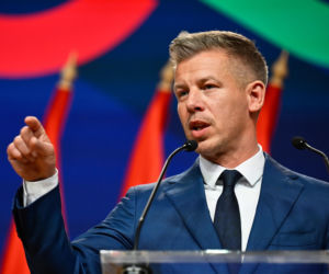 Miliony, nieruchomości i euro. Majątek Pétera Magyara pod lupą