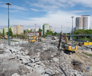 Burzą wiadukt nad Ostrobramską