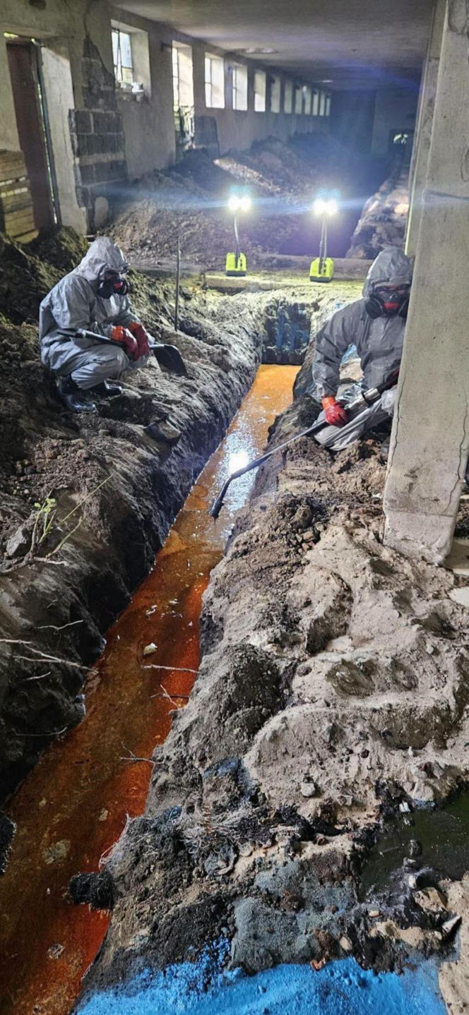 Nielegalne składowisko odpadów chemicznych w Milęcinie