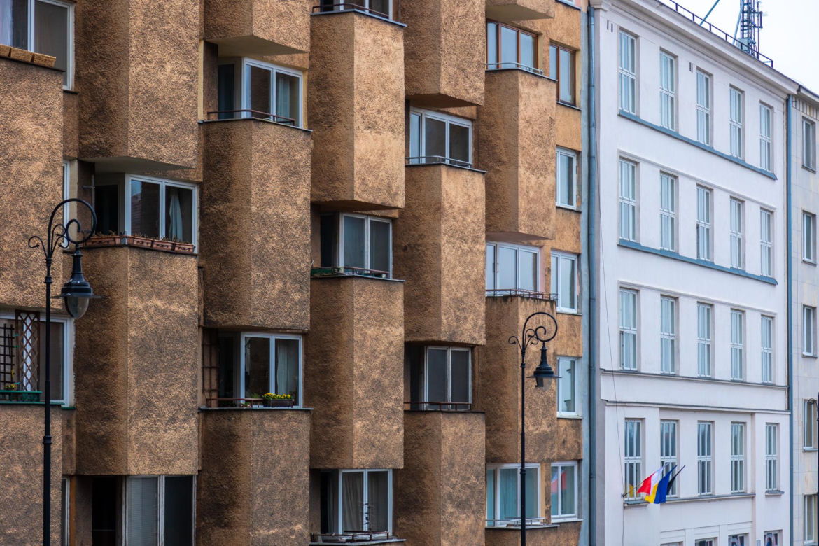 Karowa 18 - zdjęcia. Tak wygląda najpiękniejszy blok w Warszawie