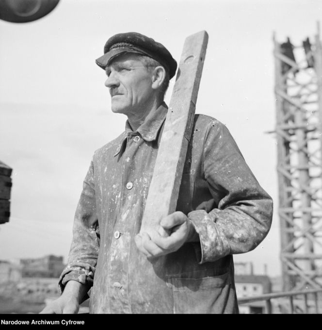 QUIZ PRL. Czy się stoi, czy się leży, trzy tysiące się należy. Tak pracowano w PRL-u