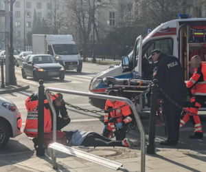 Rowerzystka potrącona na rogu Pięknej i Aleji Ujazdowskich