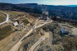 Najwyższa estakada w Polsce powstaje na S19 Babica Jawornik. Na plac budowy prowadzą serpentyny