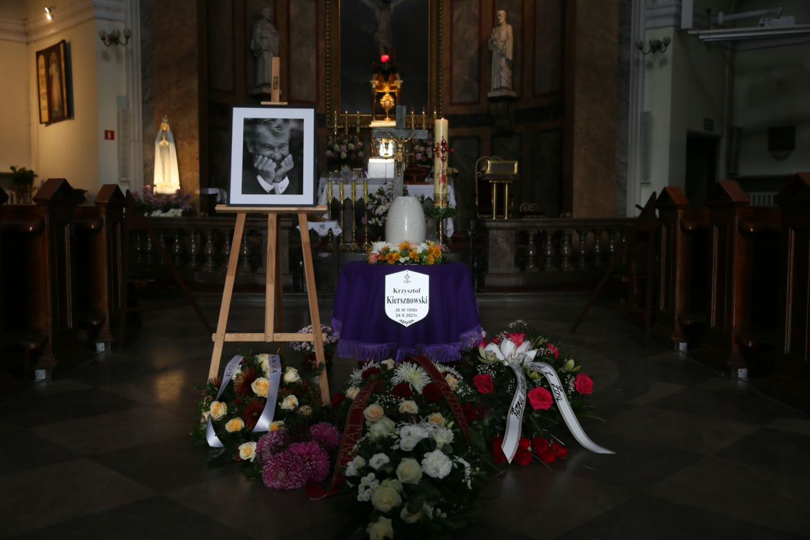 Biała urna