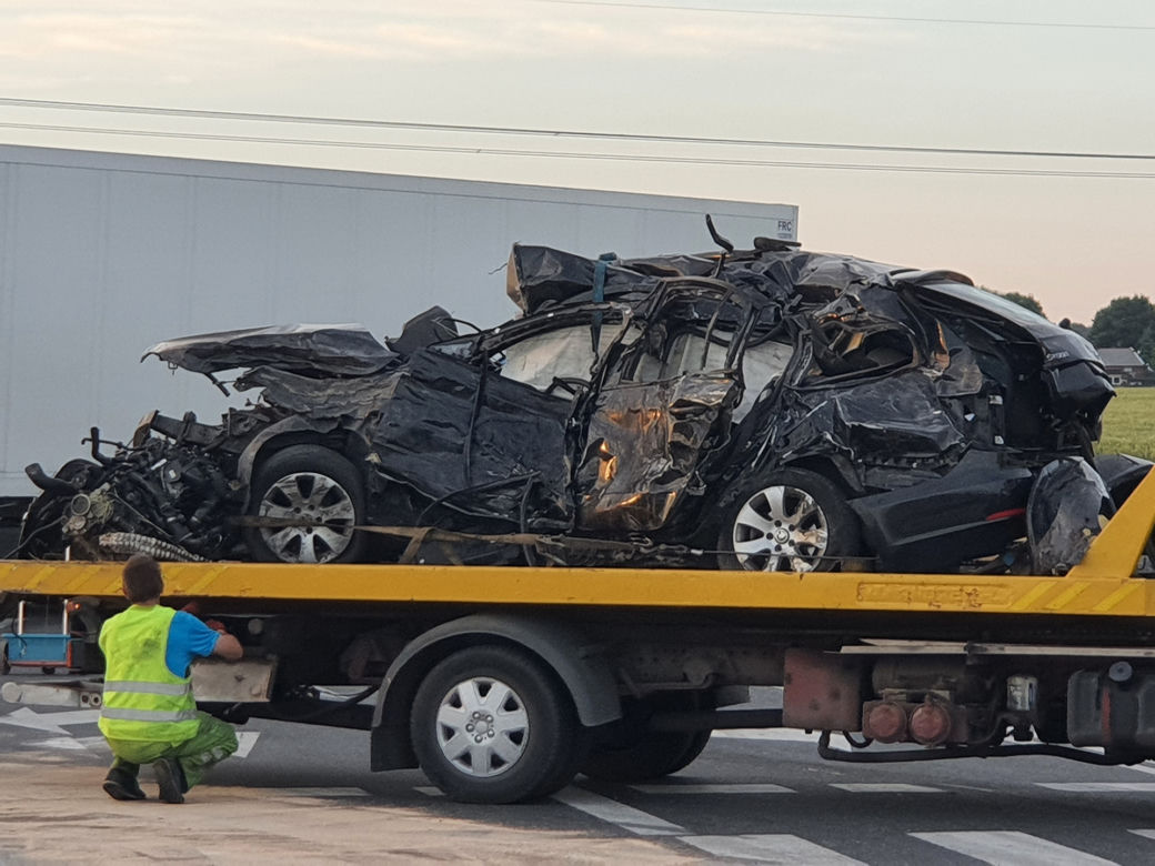 Elżbietów. Potworny wypadek pod Sochaczewem. Nie żyje pięć osób