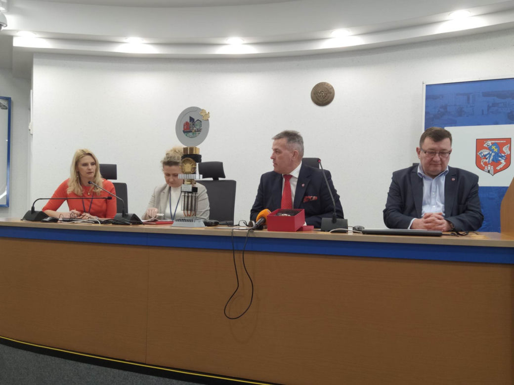ZOBACZ ZDJĘCIA ze spotkania władz miasta Siedlce z przedstawicielami SP nr 10 w Siedlcach