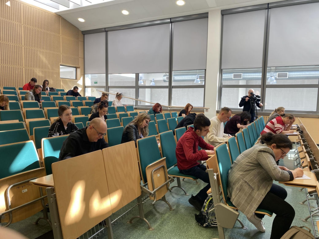  Siedlczanie sprawdzali wiedzę z języka polskiego. Kolejna edycja Dyktanda Siedleckiego za nami