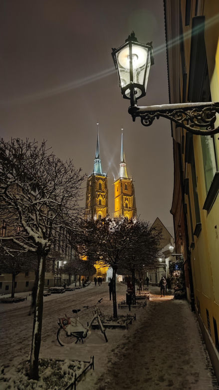 Ostrów Tumski we Wrocławiu w zimowej odsłonie. To miejsce trzeba odwiedzić [zdjęcia]