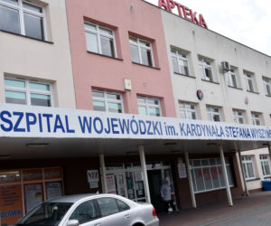 Protest przed szpitalem w Łomzy - NIE dla szpitala zakaźnego