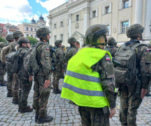 Z Rynku w Lesznie wystartował 7. Rajd na Wschowę. ​Na pamiątkę marszu wojsk w 1939 roku