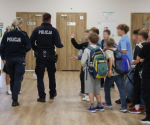 Policja znów pojawi się w szkołach! Komenda Główna zapowiada kolejne patrole od poniedziałku
