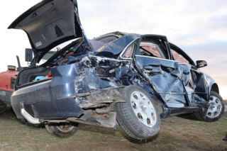 Autobus szkolny gruchnął w Audi. Dzieci wśród poszkodowanych
