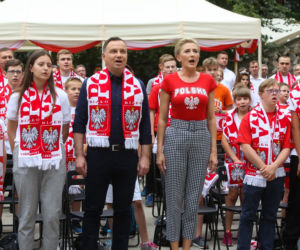 Para prezydencka ogląda mazc Polska - Senegal