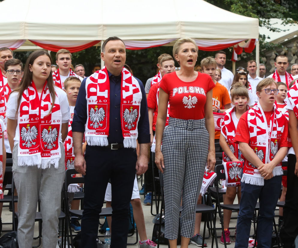 Para prezydencka ogląda mazc Polska - Senegal
