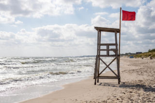 Sinice Darłowo. Czy w Darłowie można się kąpać 12.08? Flaga, warunki pogodowe