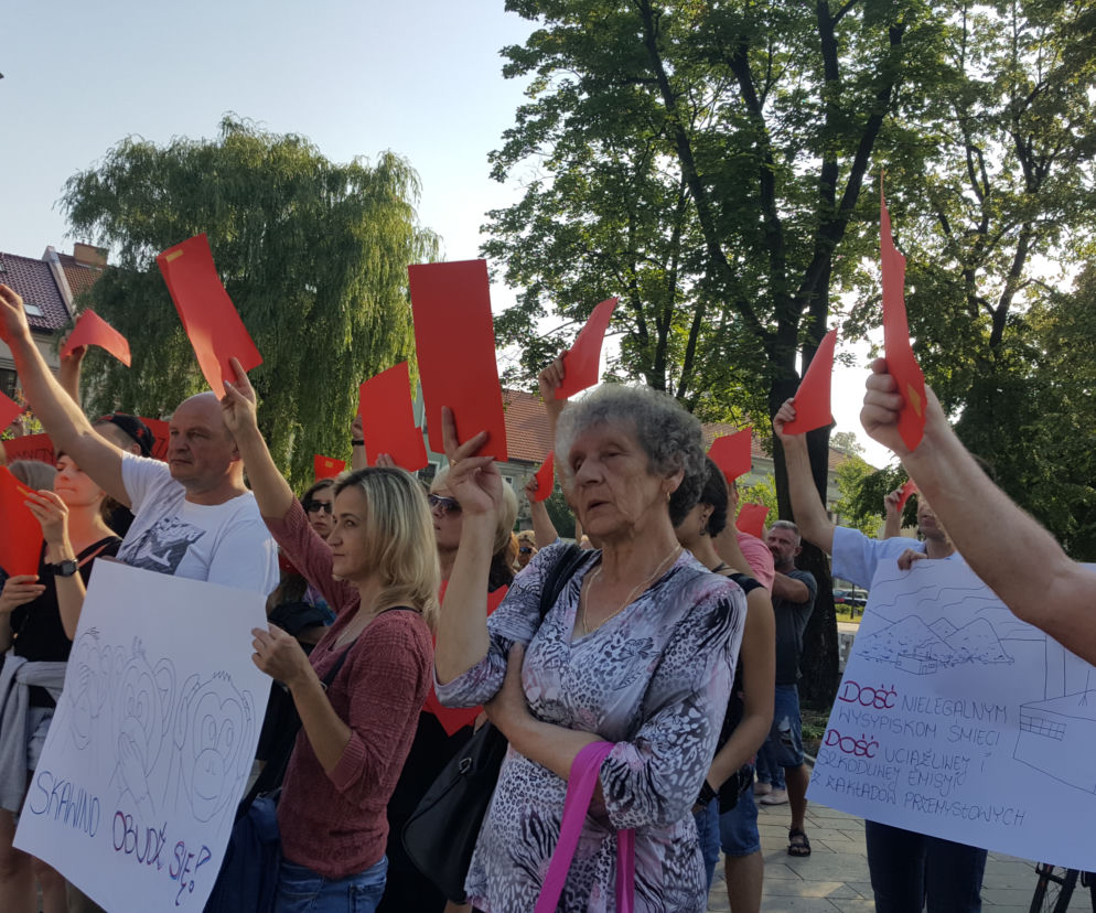 Dość trucia!: Mieszkańcy Skawiny protestują [WIDEO, ZDJĘCIA, AUDIO]
