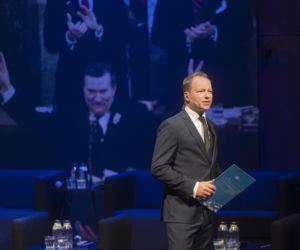 Taką relację z matką ma Maciej Stuhr. Prawda wyszła po latach