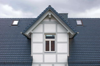 Od klasycznych dachówek po systemy BIPV – parametry, typy i techniczne aspekty wyboru pokrycia dachowego