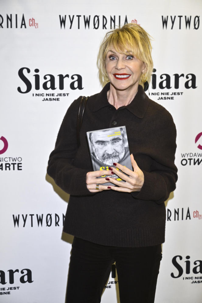 Markowska przytulała męża, Ostałowska zaskoczyła sylwetką, Ścibakówna błyszczała na premierze biografii Rewińskiego