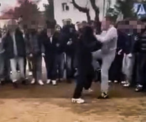 Uczniowie urządzili sobie „ustawkę” pod szkołą! Bójka na oczach tłumu. Nagrania trafiły do sieci