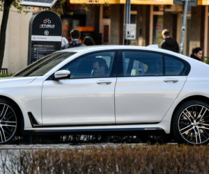 Paweł Deląg jeździ BMW serii 7 za pół miliona złotych