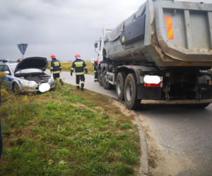 Wypadek z radiowozem w Lisim Ogonie [ZDJĘCIA]