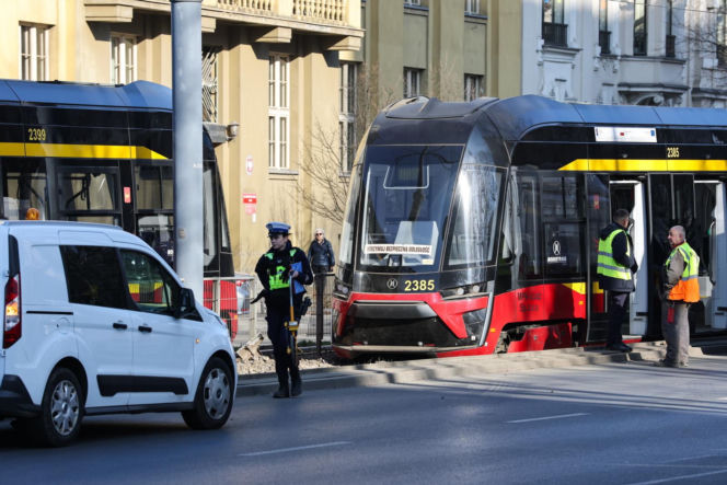 Wykolejenie tramwaju w centrum Łodzi. Są ranni