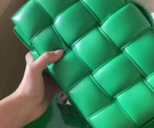 Julia Wieniawa chwali się torbą za 140 tys.zł