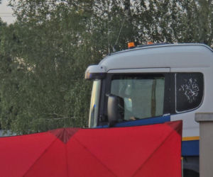 Tragedia w Lesznowoli. Kierowca ciężarówki zasłabł za kierownicą i zmarł