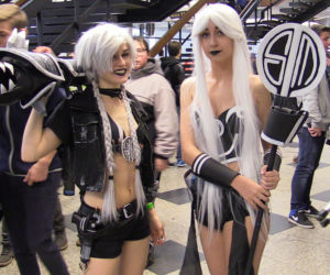 Hostessy i cosplay'e na IEM 2016