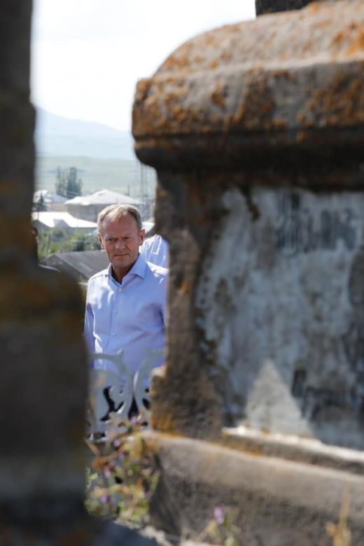 Tusk w klasztorze