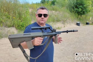 Steyr AUG / StG 77 - polimerowy prorok. Wyprzedził epokę o dekady