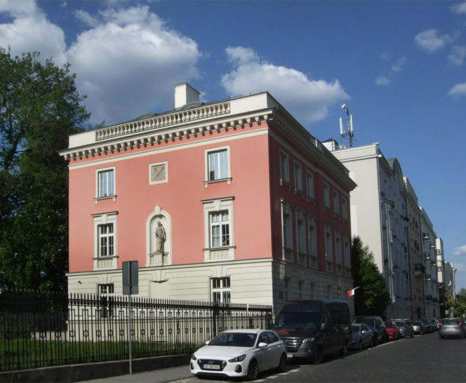 Aleja Róż w Warszawie - "artystyczna ulica" w powojennej stolicy