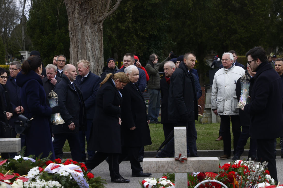 12. rocznica katastrofy smoleńskiej. Uroczystości na Powązkach Wojskowych