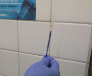 Pierwsze szczepienia przeciwko covid-19 w Lesznie. Dziś zaszczepiono 30 osób