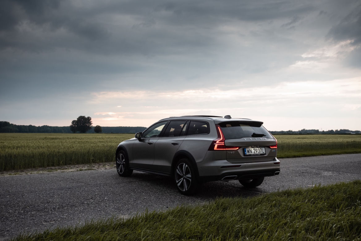 Volvo V60 D4 AWD Cross Country Pro