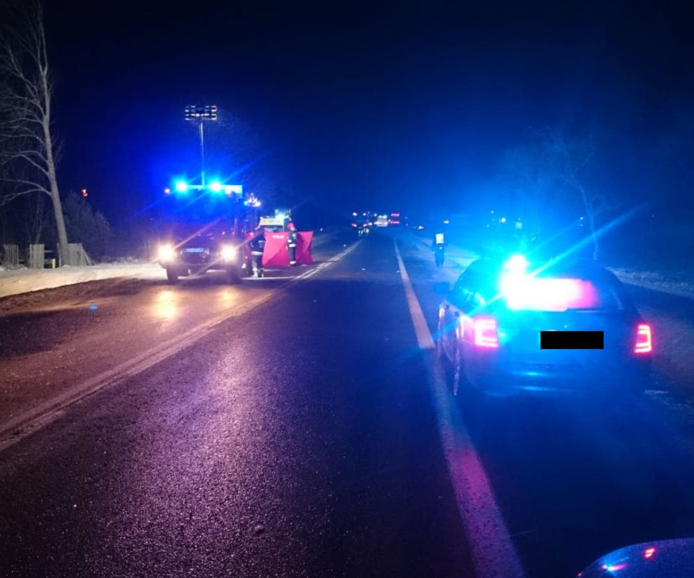 Tragiczny wypadek w Grabówce. Zginął mężczyzna potrącony przez osobówkę i TIR-a
