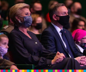 Białystok. Koncert dla chorych dzieci funkcjonariuszy Straży Granicznej. Był prezydent Andrzej Duda z żoną