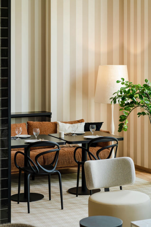 Warszawski hotel Ibis inspirowany serialem "Gambit Królowej"