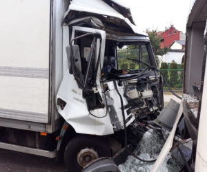Wypadek w Wieszowej. Sześć osób rannych w zderzeniu ciężarówki z autobusem [ZDJĘCIA]