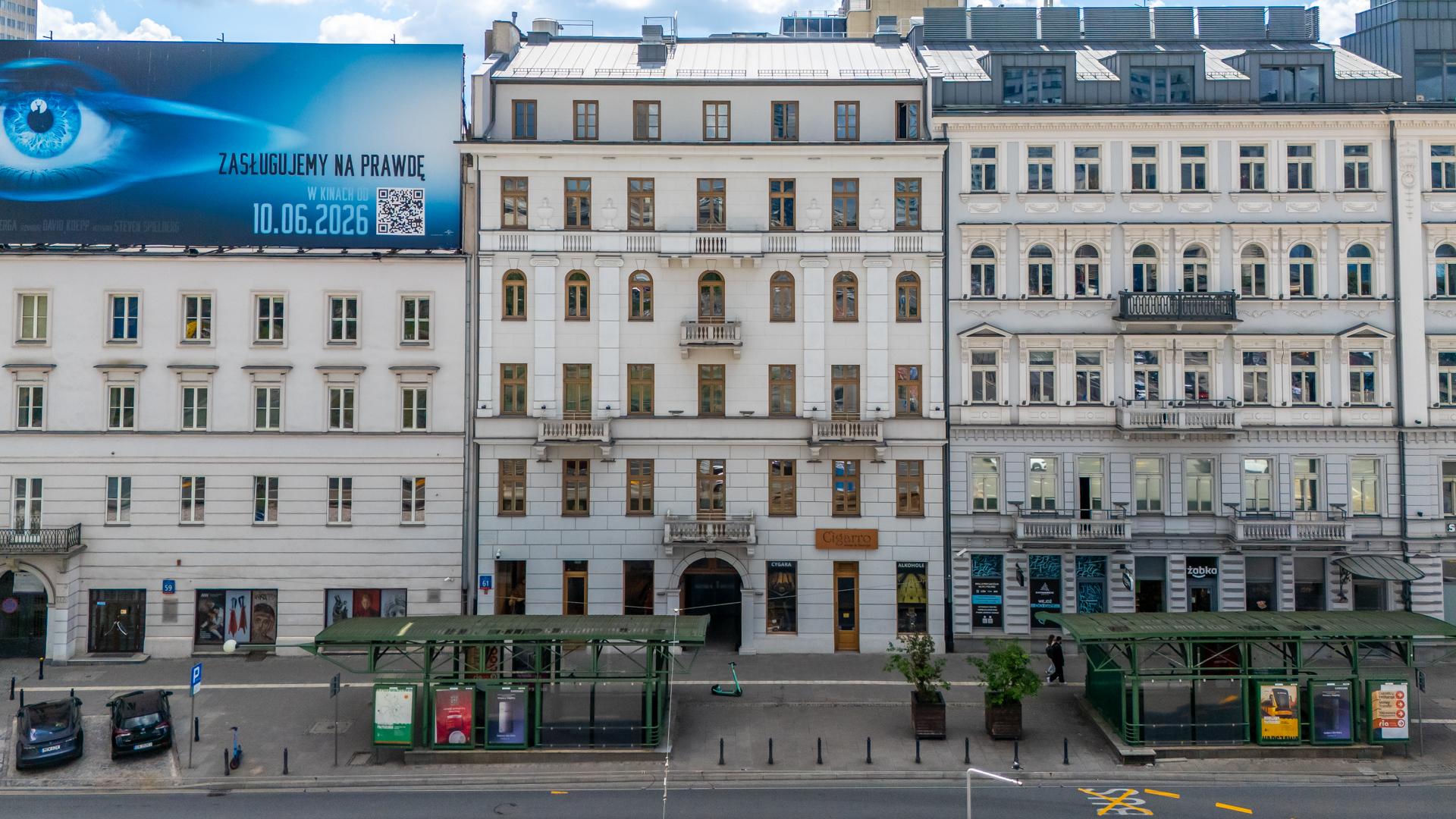 Południowa pierzeja Alej Jerozolimskich w centrum Warszawy