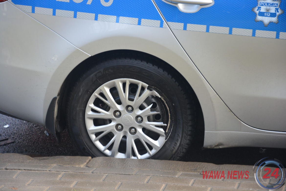 Kolizja potem wypadek z udziałem radiowozu na Wisłostradzie