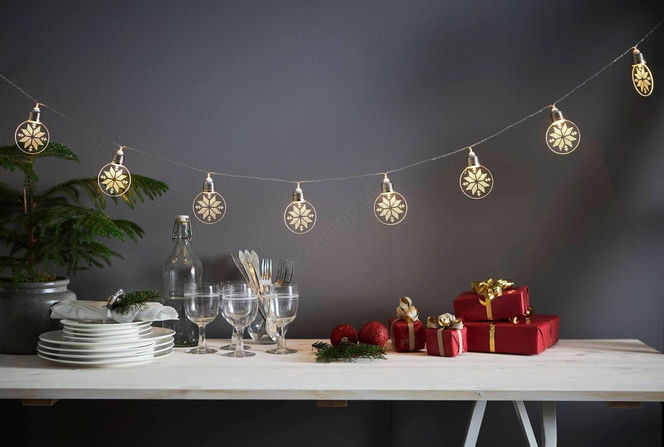 Świetlne dekoracje na Boże Narodzenie