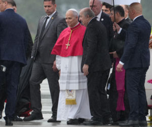 Konferencja papieska w samolocie w podróży do Algierii