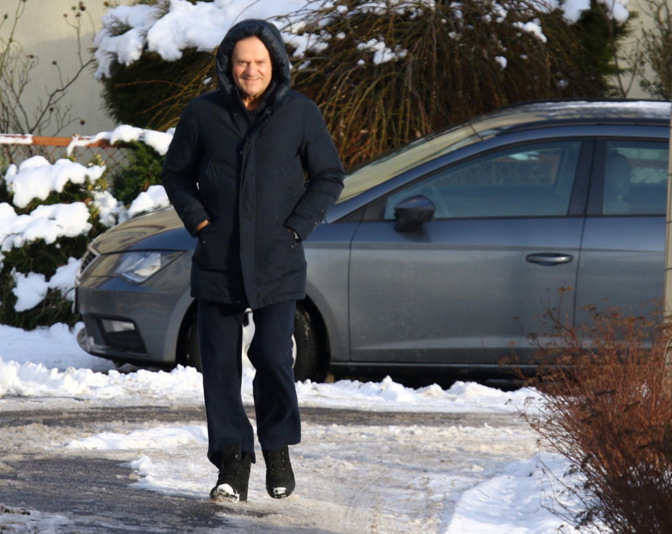 Donald Tusk w mroźną niedzielę pojechał po kawę