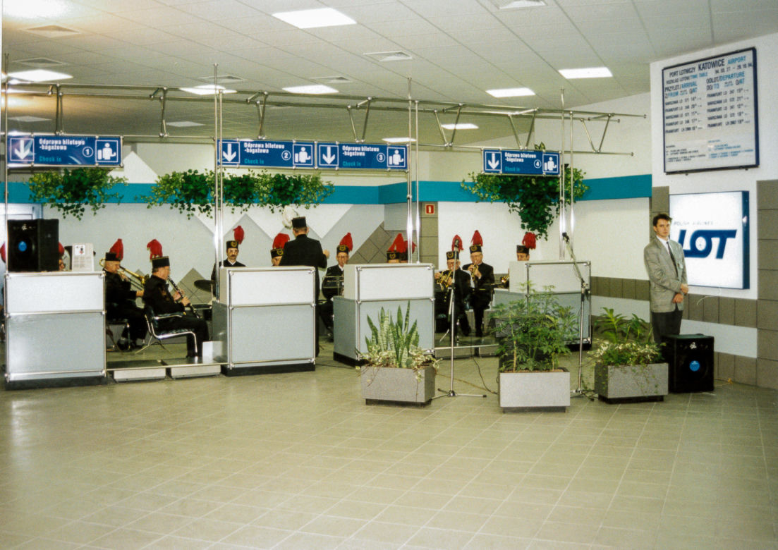 Tak się kiedyś latało! Katowice Airport 20 lat temu. Te zdjęcia to prawdziwa podróż w czasie